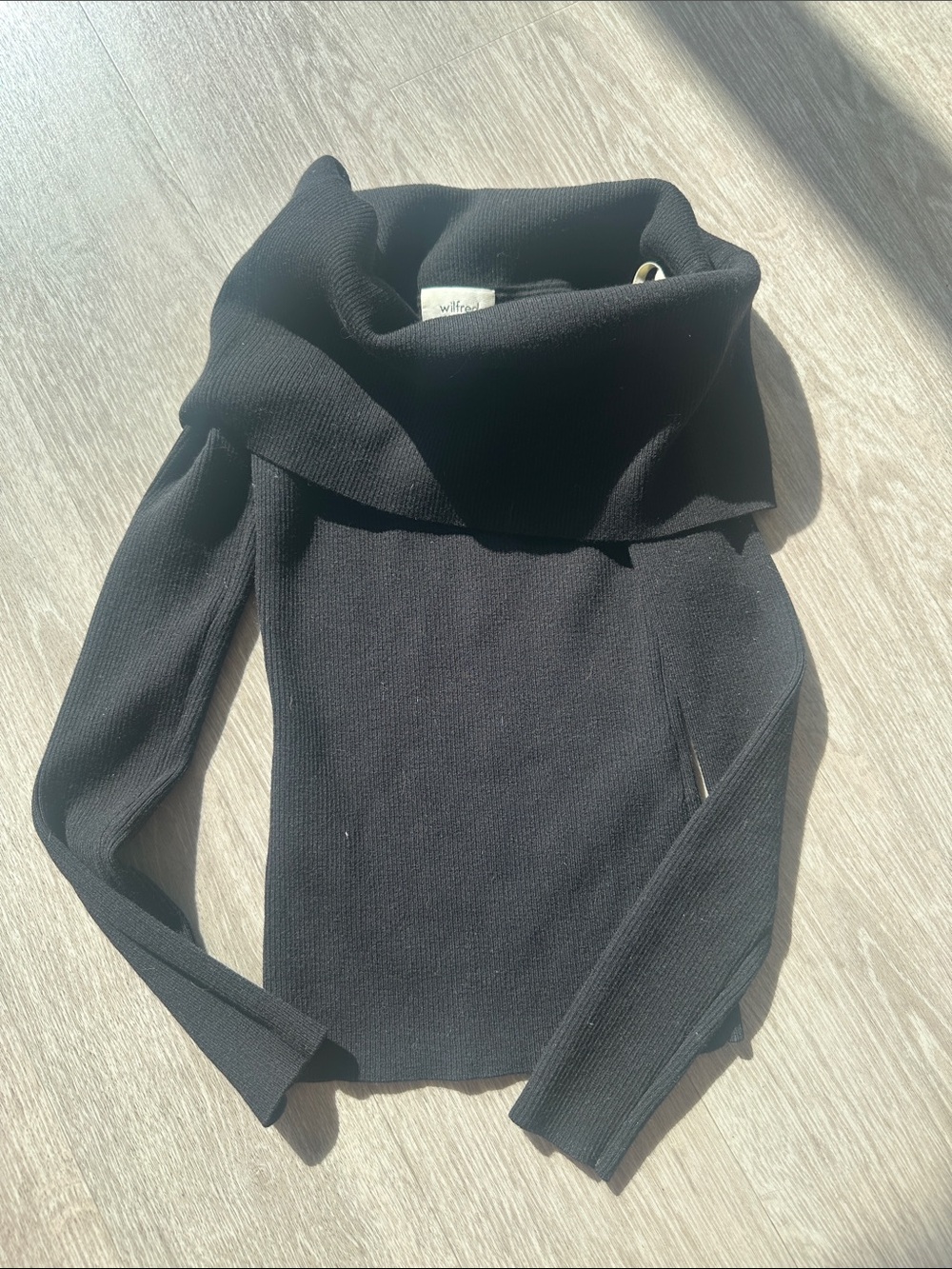 Aritzia Wilfred Black Croquis Off-the-Shoulder Sweater